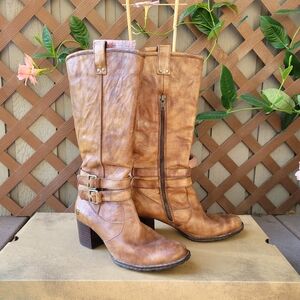 Born Lewisa boots sz 8